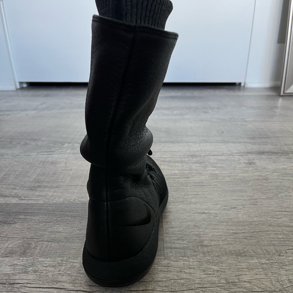 Black Nike Roshe Two Hi Flyknit - Picture 4 of 4